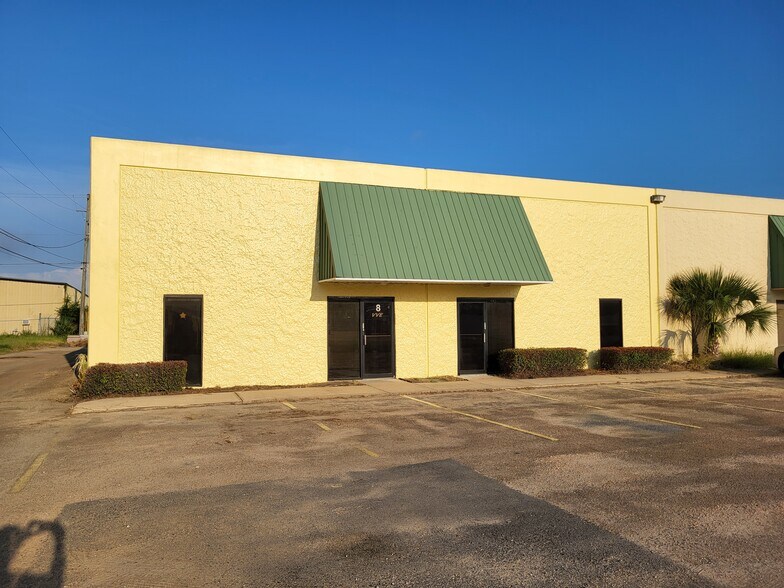 Primary Photo Of 646 Anchors St Nw, Fort Walton Beach Warehouse For Sale