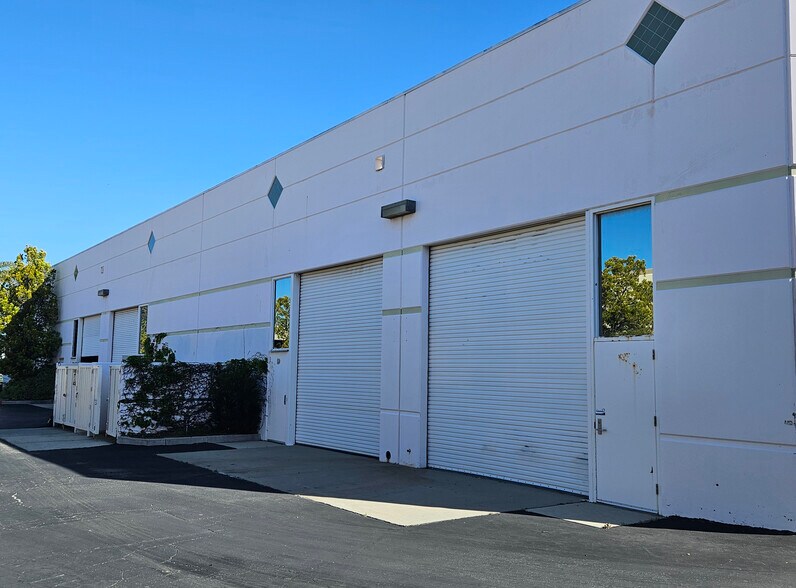 More Photos Of 41636 Enterprise Cir N, Temecula Warehouse For Lease
