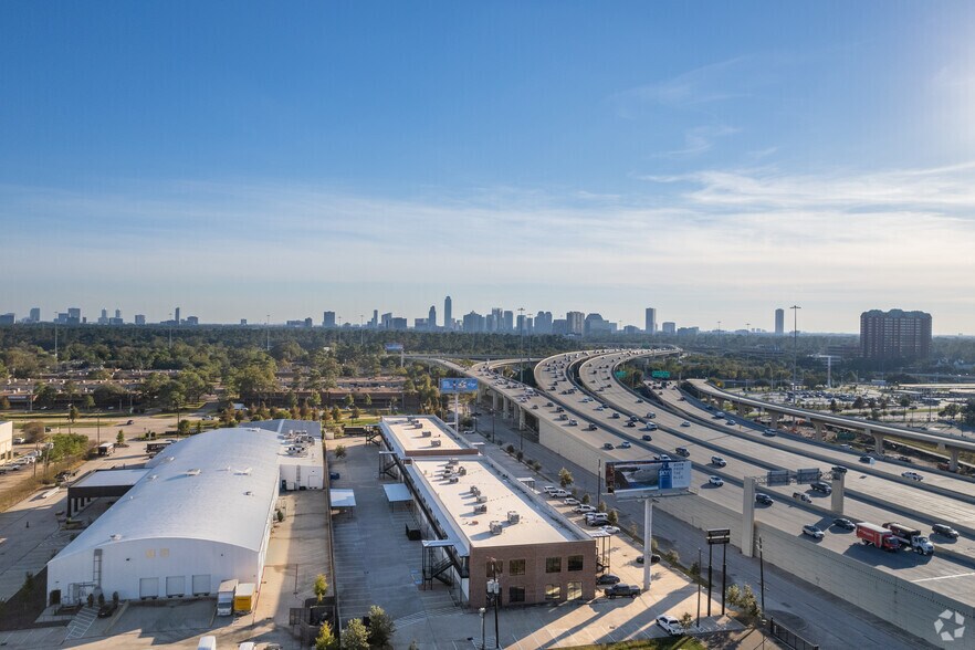 More Photos Of 1000 W Loop Fwy N, Houston Unknown For Lease