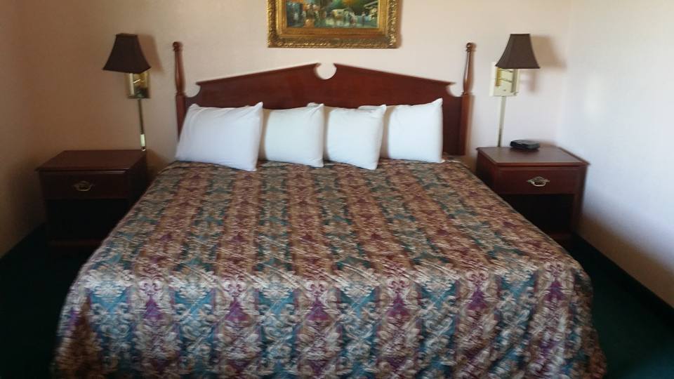 More Photos Of 1490 E US Highway 36, Urbana Hotel For Sale
