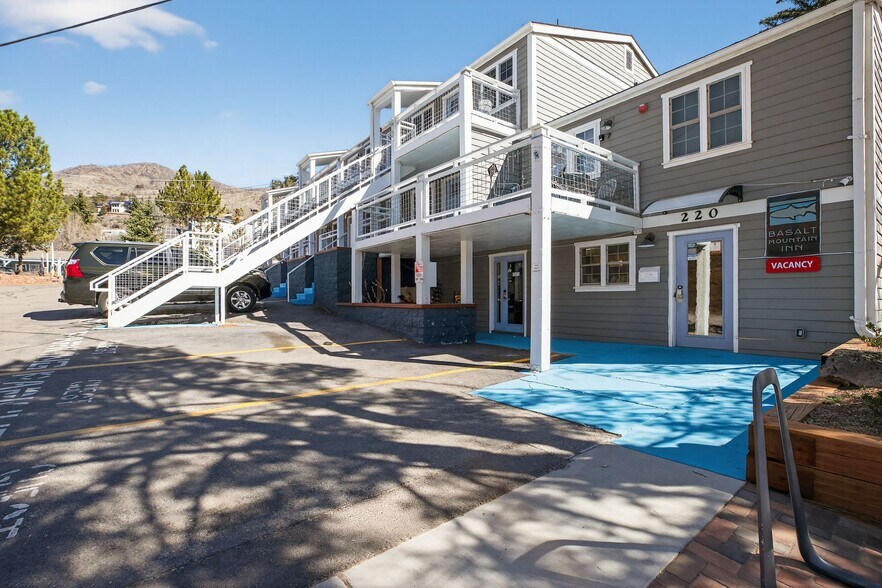 More Photos Of 220 Midland Ave, Basalt Hotel For Sale