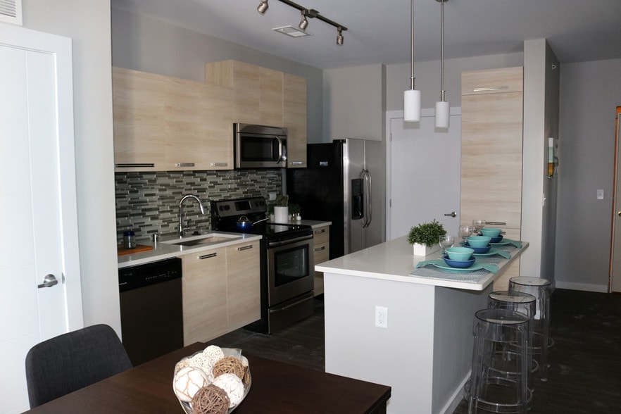 More Photos Of 100 Aqua Way, Newport Apartments For Lease