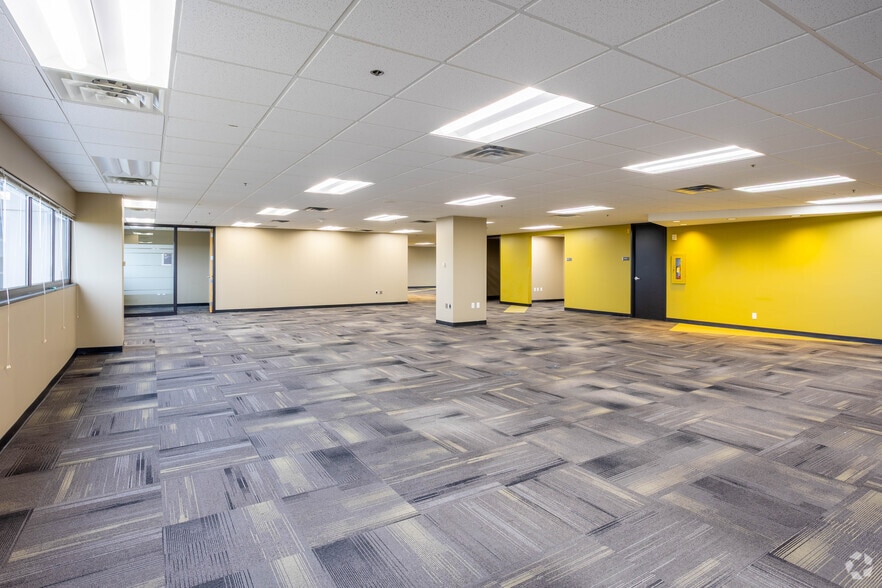 More Photos Of 435 Ford Rd, Saint Louis Park Office For Sale