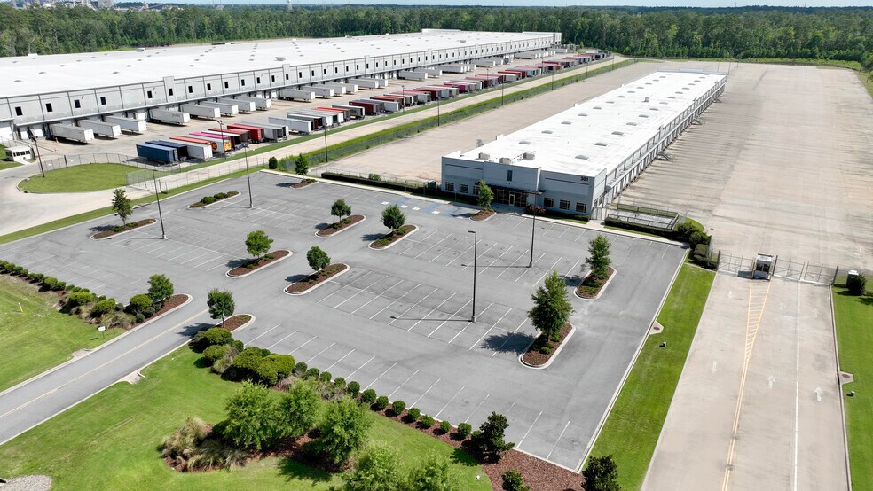Primary Photo Of 301 Little Hearst Pky, Port Wentworth Truck Terminal For Sale