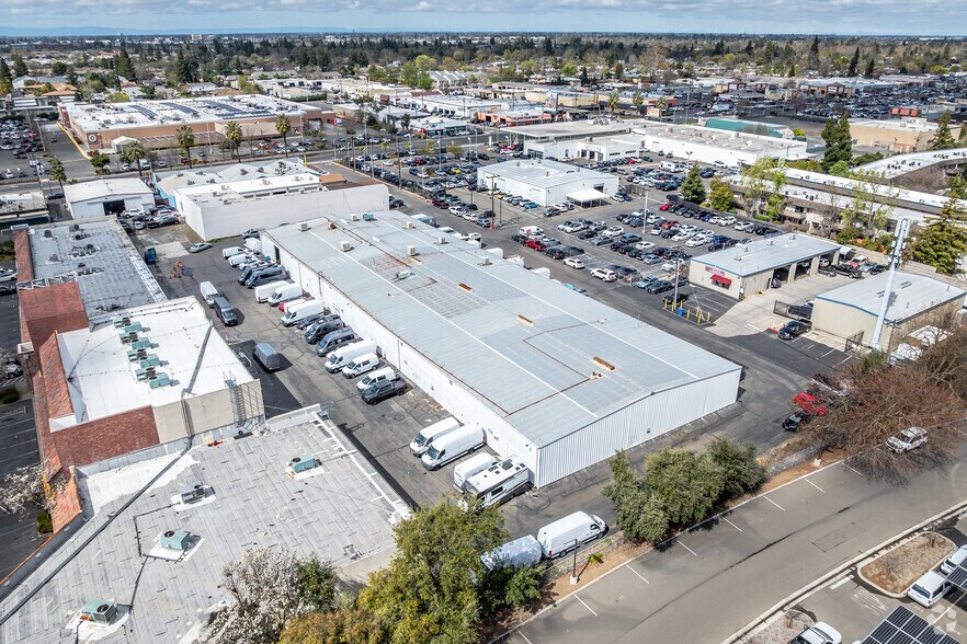 More Photos Of 2634 Juniper Ln, Sacramento Warehouse For Sale