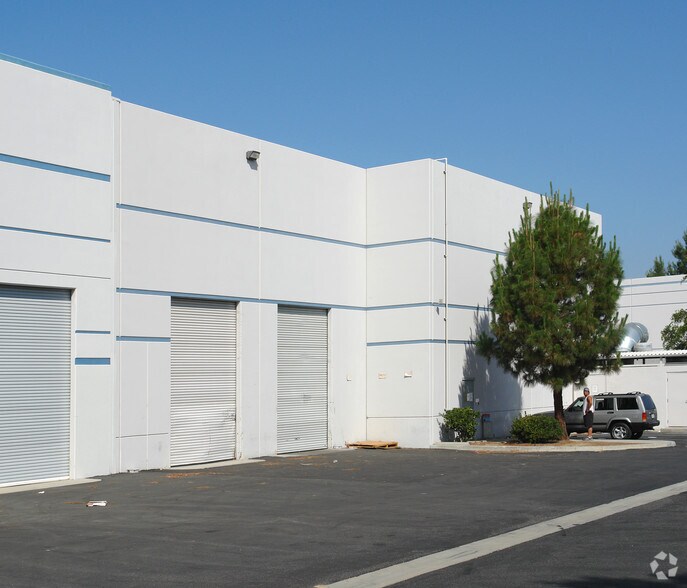 More Photos Of 27520 Avenue Mentry, Valencia Manufacturing For Lease
