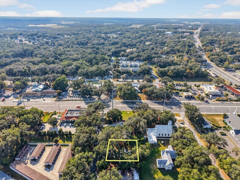 More Photos Of 111 E Lady Lake Blvd, Lady Lake Office For Lease