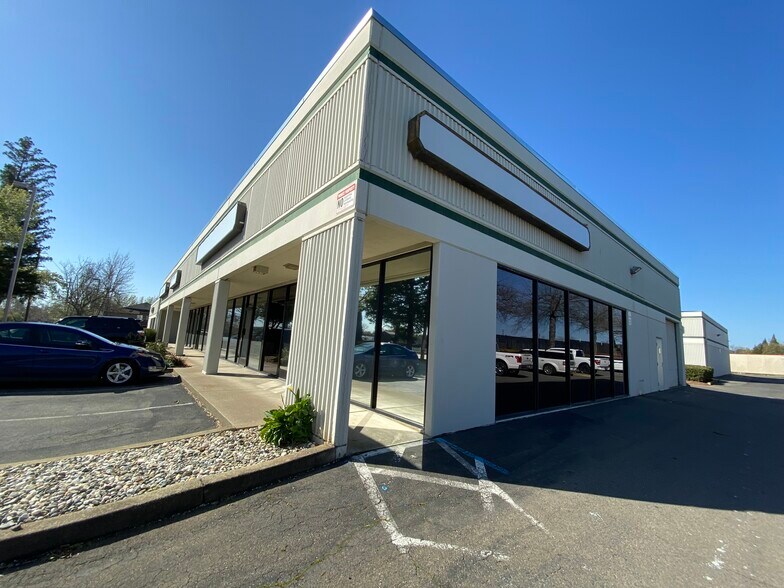 More Photos Of 6105-6115 Main Ave, Orangevale Flex For Lease