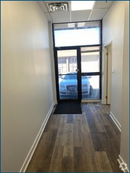 More Photos Of 1616 Matheson Blvd, Mississauga Manufacturing For Lease