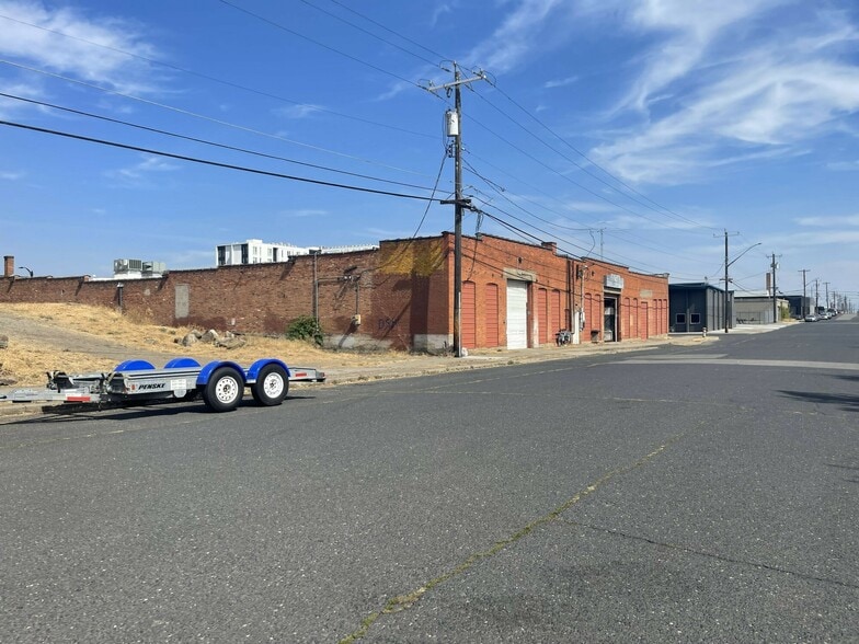 More Photos Of 222 E Sprague Ave, Spokane Freestanding For Lease