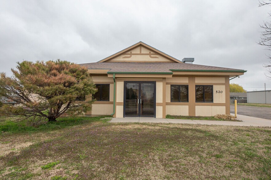 More Photos Of 520 S Ramsey Dr, Valley Center Freestanding For Sale
