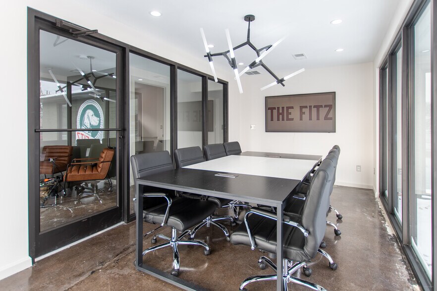 More Photos Of 804 Chevy Chase Pl, Lexington Office For Lease