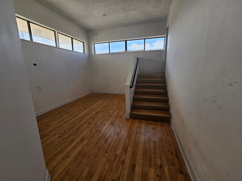 More Photos Of 1401 W Washington St, Orlando Warehouse For Lease