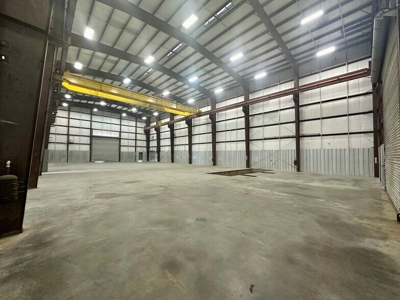 More Photos Of 8714 Galveston Rd, Houston Warehouse For Sale