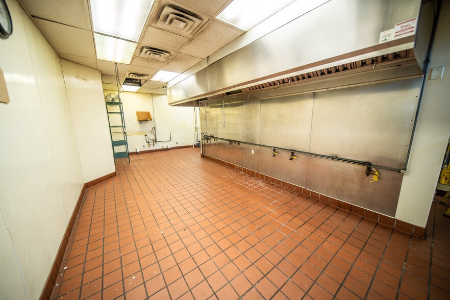 More Photos Of 100 Sibley St, Hastings Restaurant For Sale