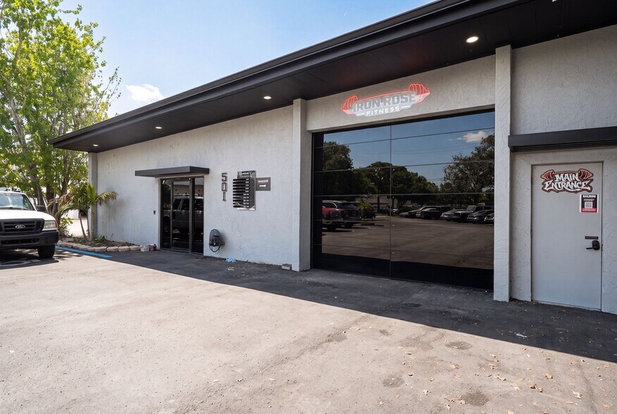 More Photos Of 501 Interstate Ct, Sarasota Warehouse For Sale