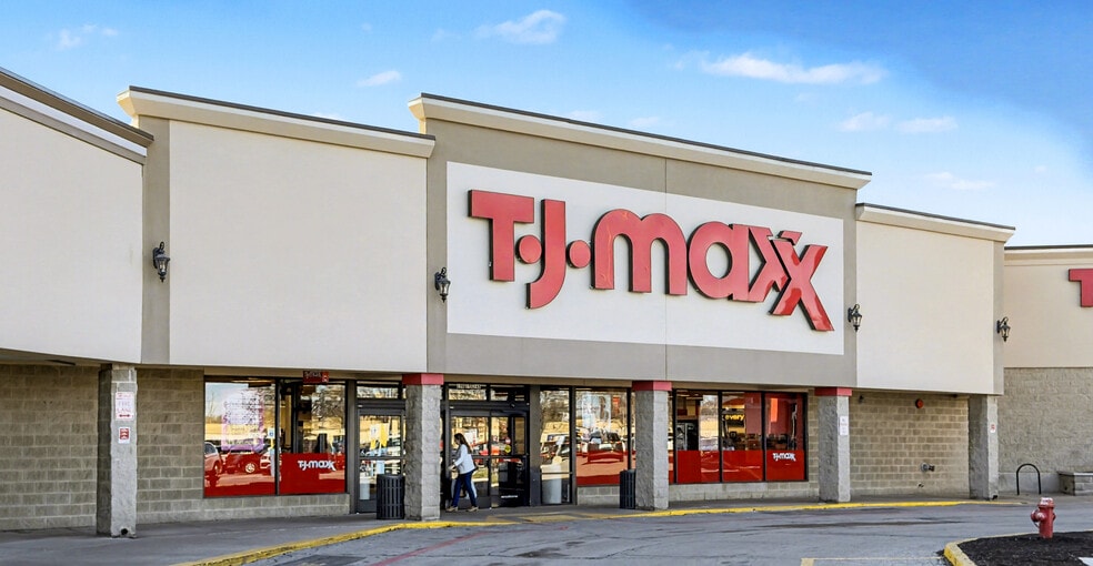 More Photos Of 2307-2375 Nicholasville Rd, Lexington Unknown For Lease