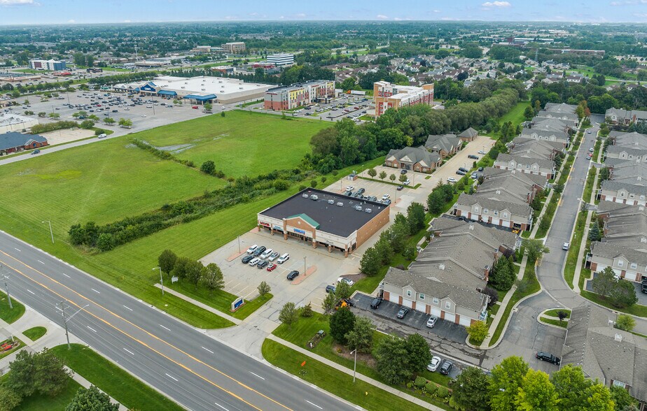 More Photos Of 44464-44480 Hayes Rd, Clinton Township Storefront For Lease