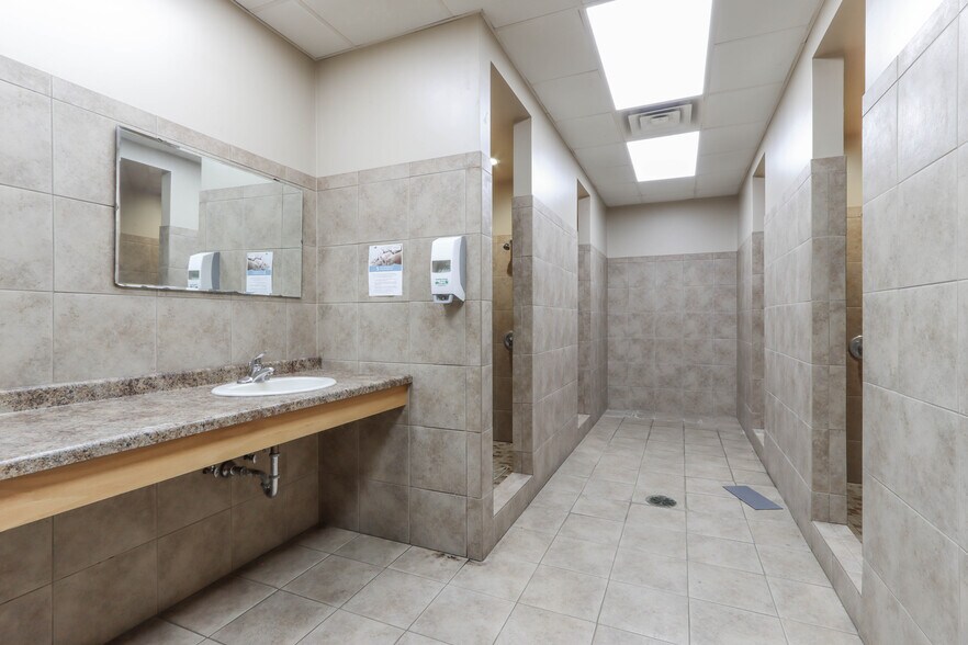 More Photos Of 301 W Military Rd, Rothschild Warehouse For Lease