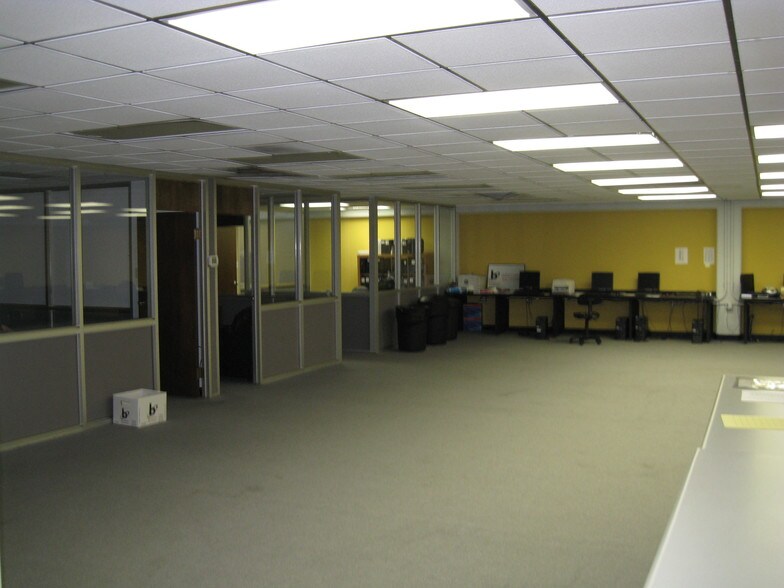 More Photos Of 5101 Navigation Blvd, Houston Office For Lease