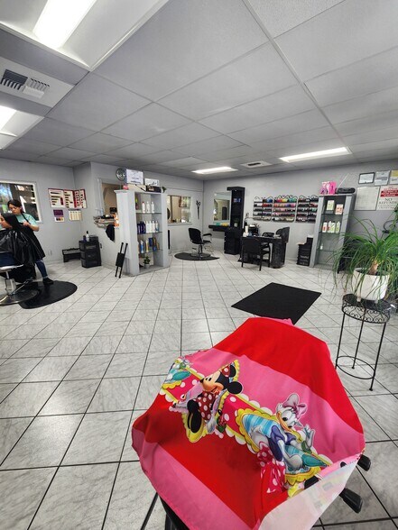 More Photos Of 169 Central Ave, Shafter Storefront For Lease