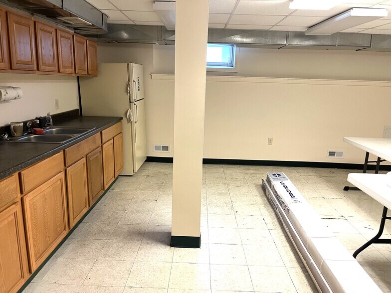 More Photos Of 20 E Burd St, Shippensburg Office Residential For Lease