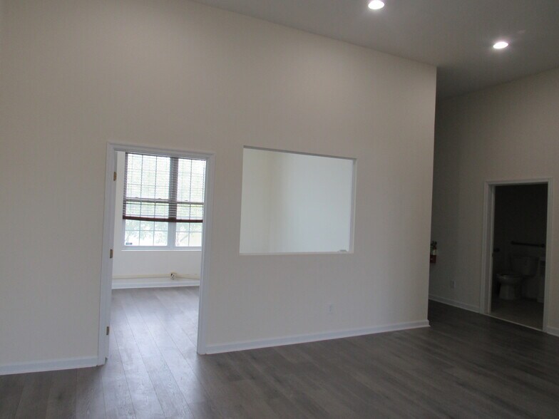 More Photos Of 100 Lakeview Ave, Jamesburg Medical For Lease