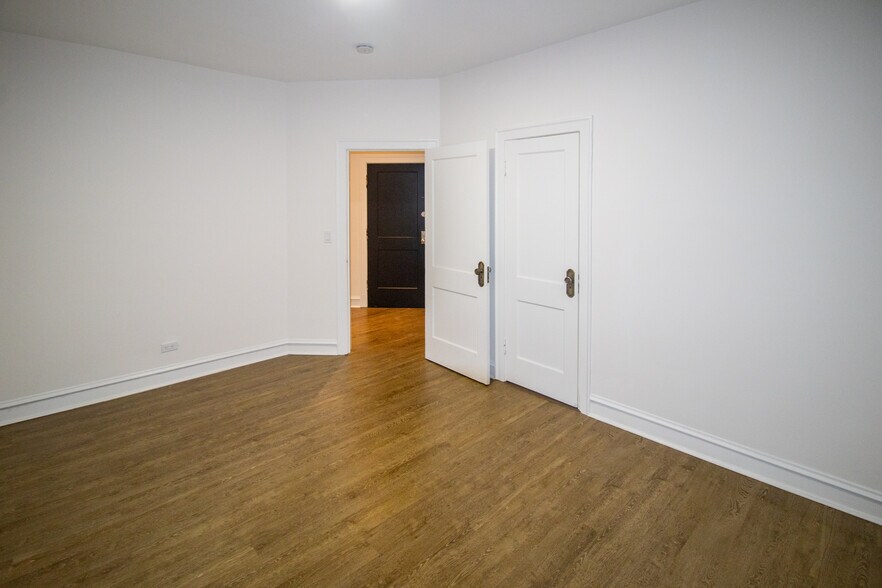More Photos Of 11136 S Vernon Ave, Chicago Apartments For Sale