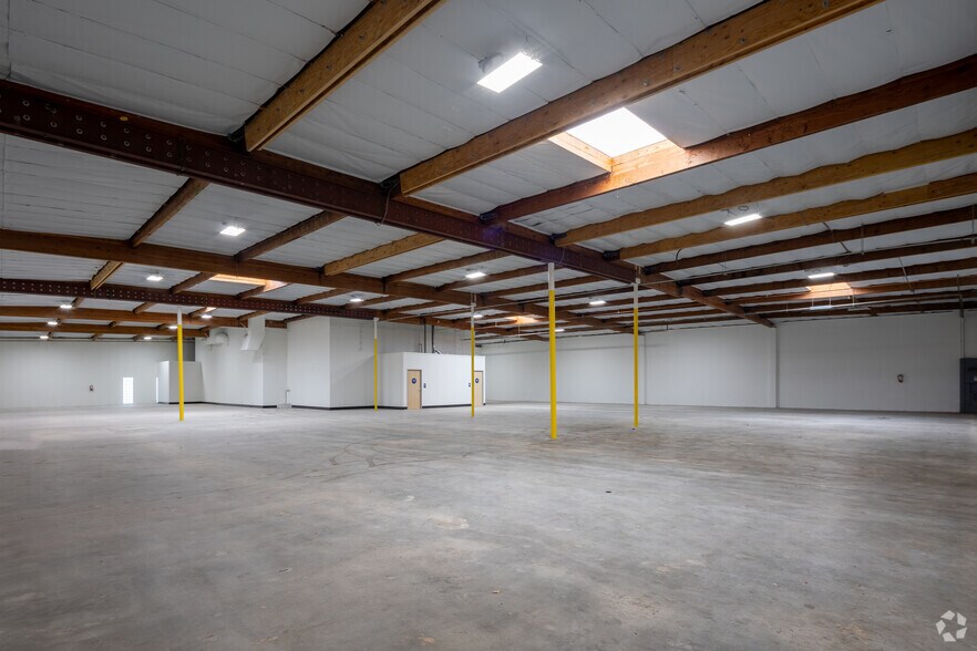 More Photos Of 6701 Odessa Ave, Van Nuys Warehouse For Lease