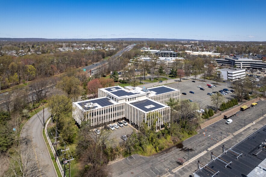 More Photos Of 20 Commerce Dr, Cranford Unknown For Lease