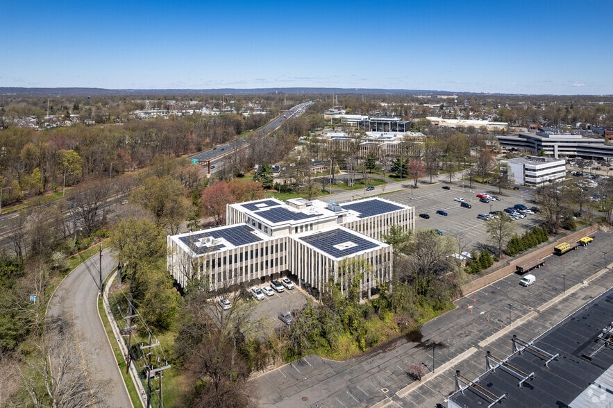 More Photos Of 20 Commerce Dr, Cranford Unknown For Lease