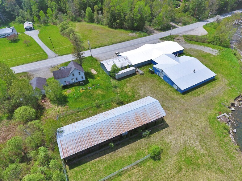 More Photos Of 303 Willoughby Ave, Orleans Freestanding For Sale