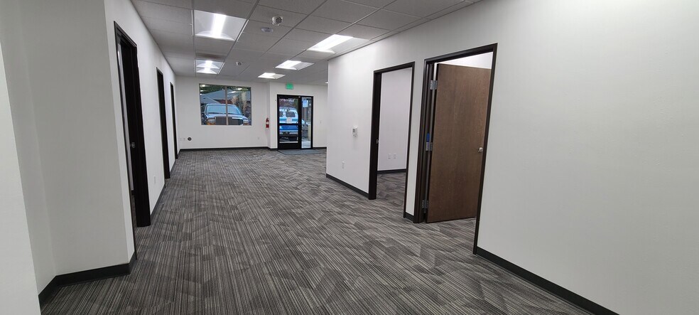 More Photos Of 2025 Madrona Ave SE, Salem Office For Lease
