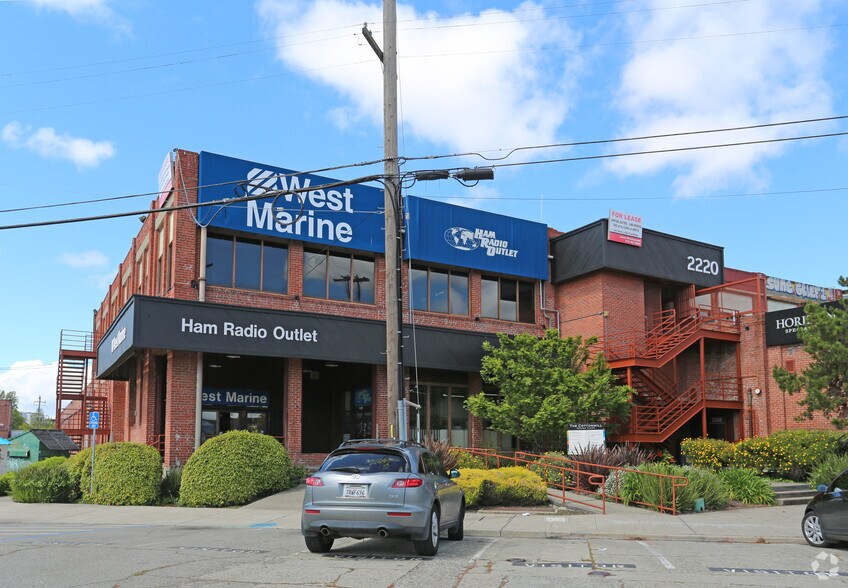 More Photos Of 2130-2220 Livingston St, Oakland Light Manufacturing For Lease