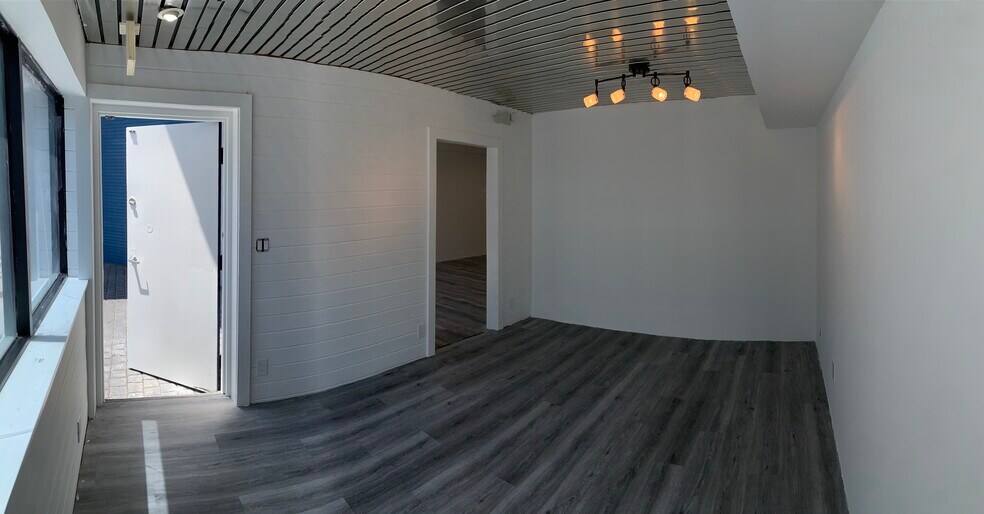 More Photos Of 14200-14238 SW 136th St, Miami Light Manufacturing For Sale