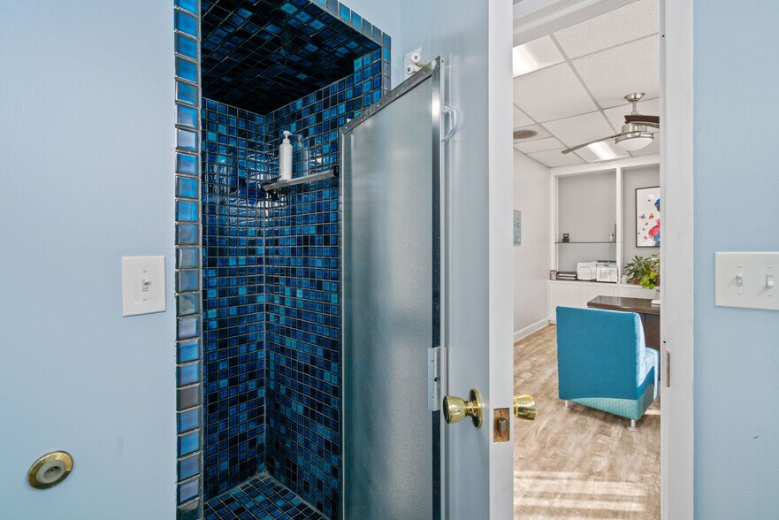 More Photos Of 237 Upper Riverdale Rd, Riverdale Medical For Sale