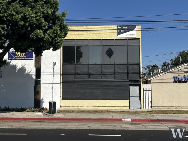 Primary Photo Of 8707 Venice Blvd, Los Angeles Office For Lease