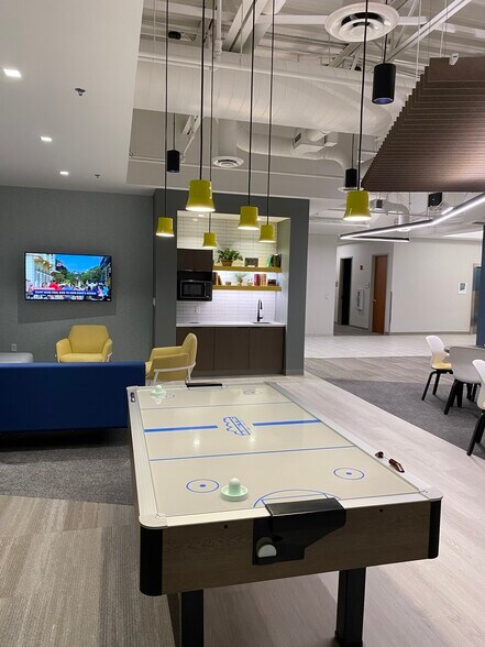 More Photos Of 1320 City Center Dr, Carmel Office For Lease