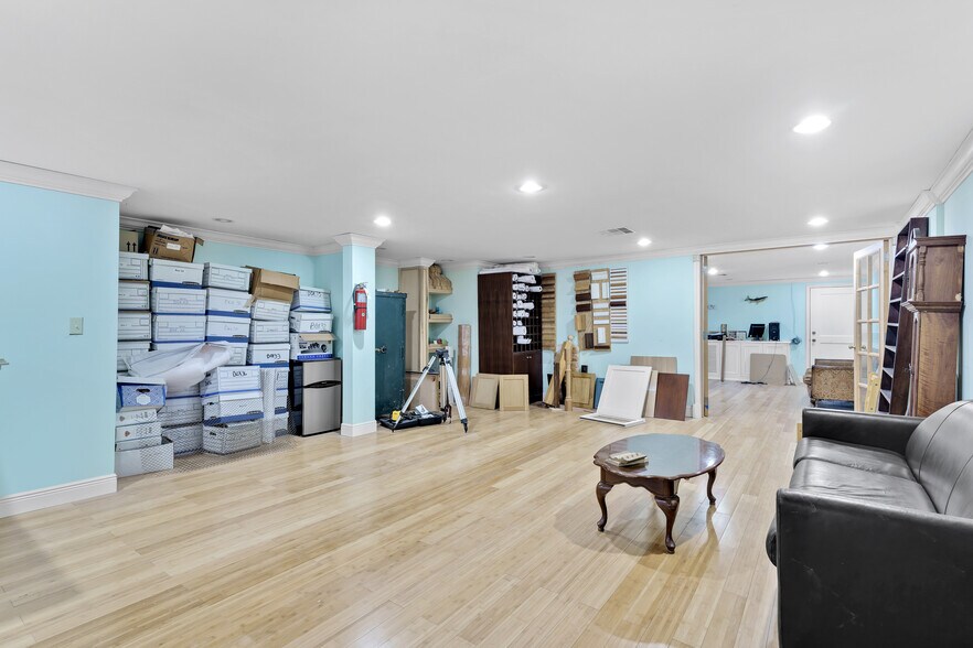 More Photos Of 1051 E 24th St, Hialeah Warehouse For Sale