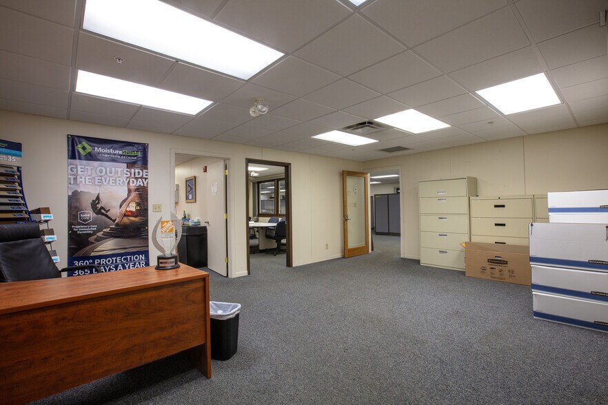 More Photos Of 8 Morin St, Biddeford Warehouse For Sale