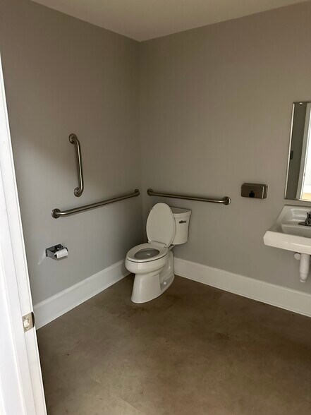 More Photos Of , Clinton General Retail For Sale