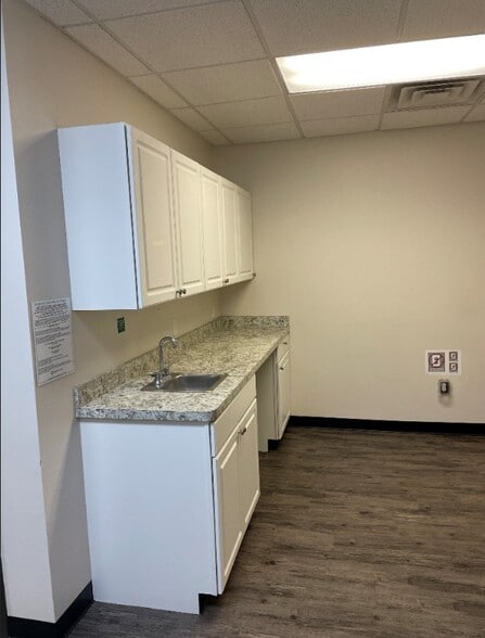 More Photos Of 3501 N Macarthur Blvd, Irving Medical For Sale