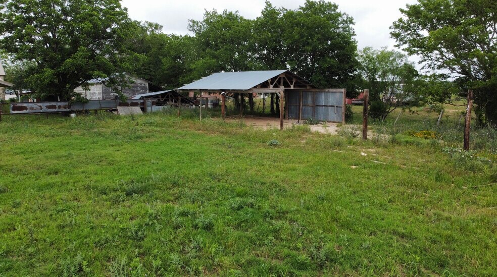 More Photos Of 3401 S Water St, Burnet Land For Sale
