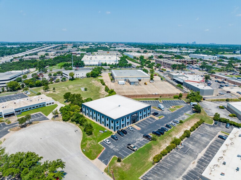 More Photos Of 1606 Headway Cir, Austin Light Manufacturing For Lease