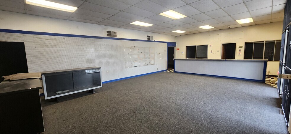 More Photos Of 2642-2680 E Church Ave, Fresno Warehouse For Sale