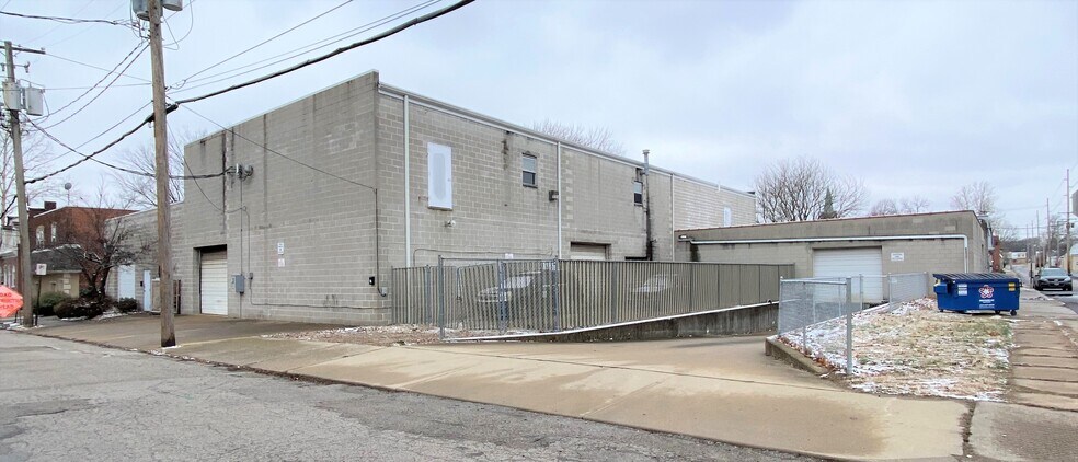 More Photos Of , Belleville Warehouse For Lease