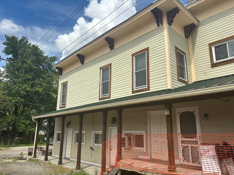 More Photos Of 9607 6 Mile Rd, Northville Storefront Retail Residential For Lease