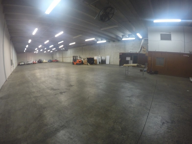 More Photos Of 8111-8113 NW 54th St, Miami Warehouse For Lease