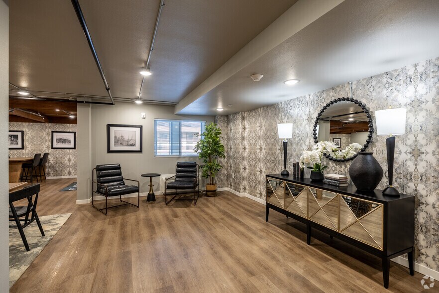 More Photos Of 1525 W Havens Ave, Mitchell Apartments For Lease