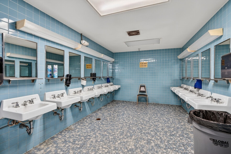 More Photos Of 310 Pennington Dr, Paris Manufacturing For Sale